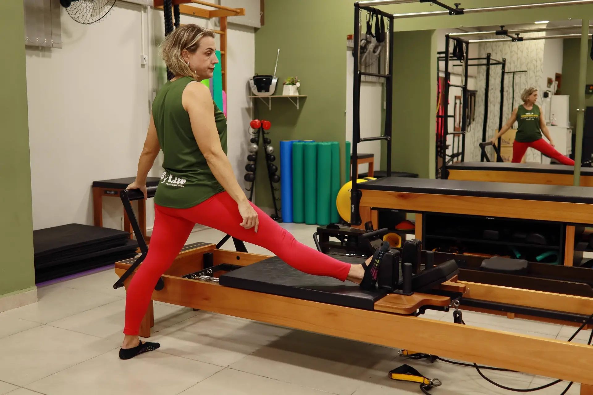 Atendimento personalizado no aparelho de Pilates